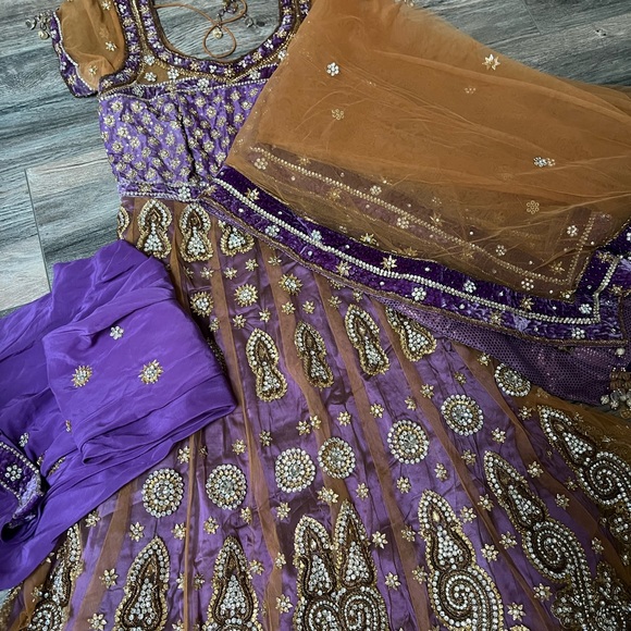 INDIAN SUIT - Picture 5 of 5